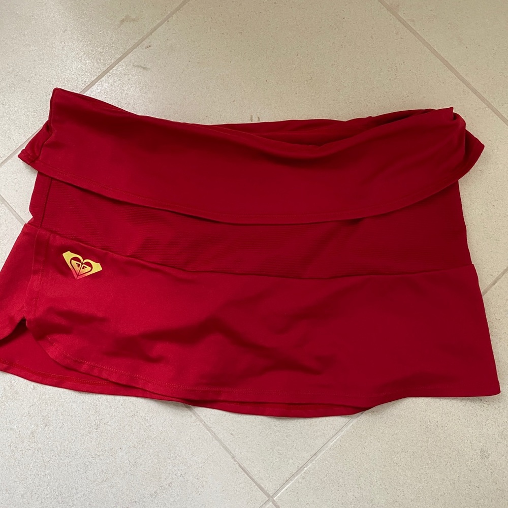 Red Roxy tennis skirt